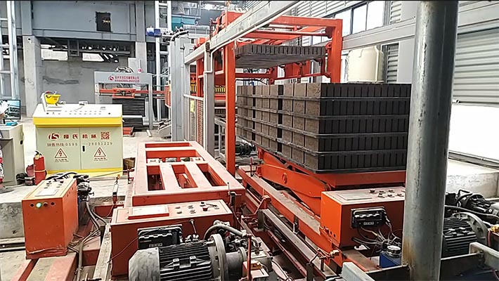 免燒磚軌道窯、免燒磚養(yǎng)護窯