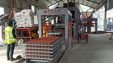 路面透水磚、PC仿石透水磚生產(chǎn)