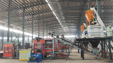 免托板磚機與普通水泥免燒磚機并行生產